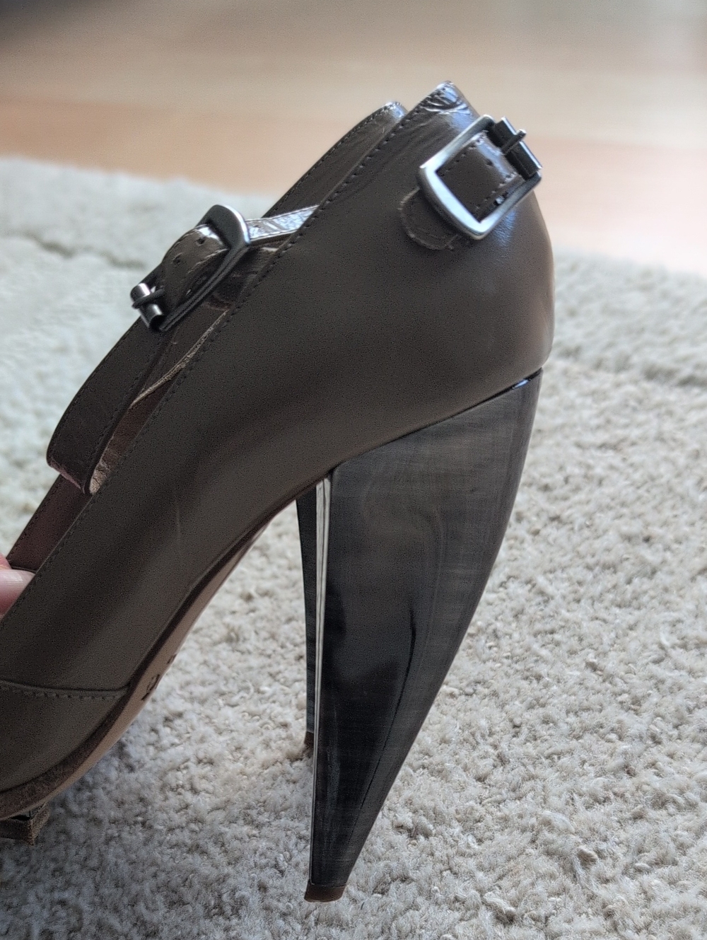 Chloe Leather Shoes - Picture 5 of 10